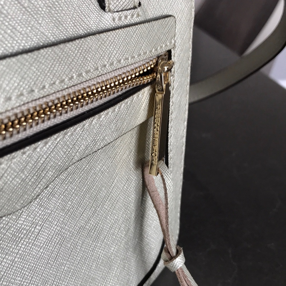 Rebecca Minkoff Gold Crossbody Like New Worn Once - Picture 10 of 15